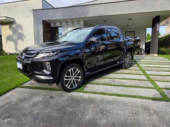 MITSUBISHI L200 TRITON 2.4 16V TURBO DIESEL SPORT HPE-S URBAN CD 4P 4X4 AUTOMÁTICO